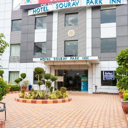 Sourav Park Inn Agra  Kültér fotó