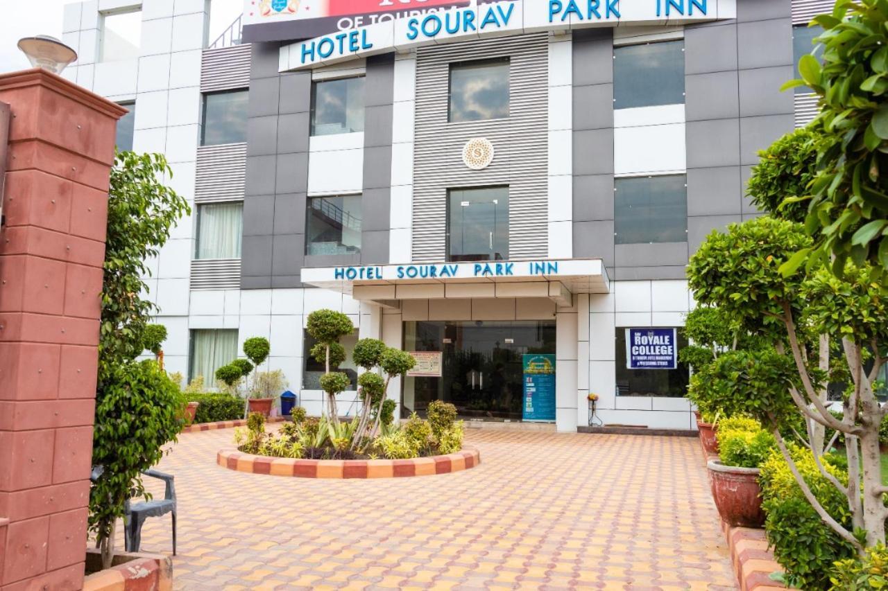 Sourav Park Inn Agra  Kültér fotó